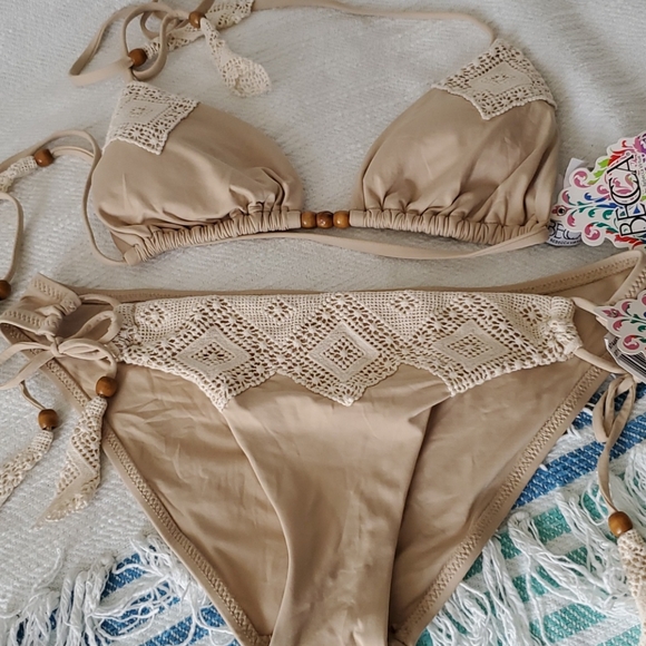 Becca bikini macramé' w/beads NWT - Picture 5 of 11